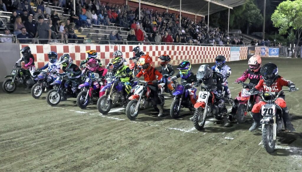 The Pee-Wee racers in great numbers thrilled the Fast Fridays crowd in three heat races. Always fan favorites at Fast Fridays. May 23 2025 - Speedway & Extreme Sidecars Series Round 1.