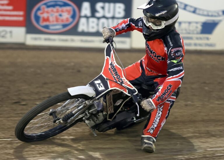 Jameson Hutchinson picked up another main event win in the Youth 250cc D1 division. Hutchinson won his heat races and the main event. Aug 8 2025 - Championship racing begins at Fast Friday’s Motorcycle Speedway in Auburn, CA.