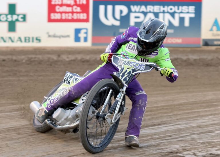 Sammy Tetrault, back racing at Fast Fridays for only the second week this season, won the Support Main Event. July 25 2025 - Great racing is continuing at Fast Fridays in Auburn Ca.