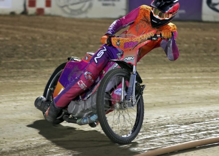 Russell Green won the handicap main event for the second time this season. June 20 2025 - Greeting from Fast Fridays Motorcycle Speedway in Auburn Ca. Great racing in week seven of the 2025 season.