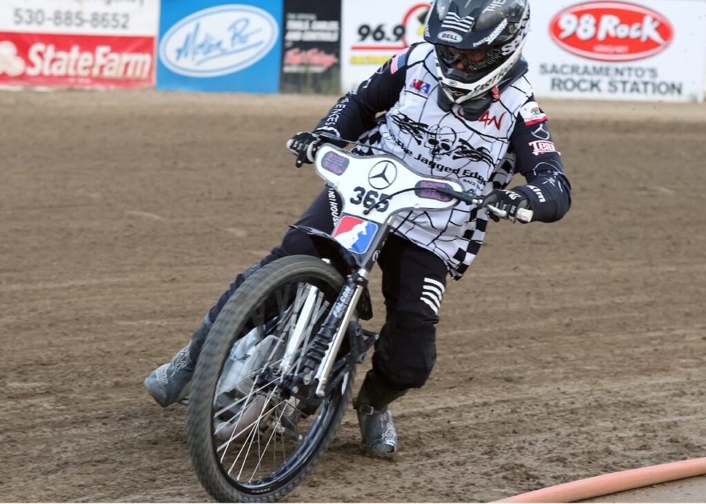 Mike Newnham picked up his first main event win of the season in the D2 Support Division. June 26 2026 - 2026 Speedway & Team Challenge Round #3.