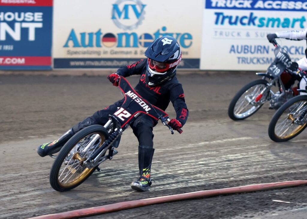 After finishing second last week in the Youth 150cc D1 main event Mason Howell finished first this week winning the main event. May 29 2026 - 2026 Speedway & Team Challenge Round #1.